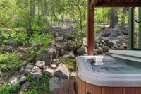 Spacious Donner Lakeview Home