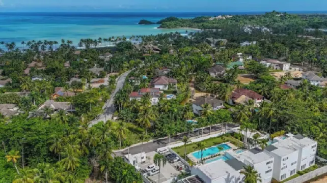 Casa Un Dia: Large 4-bedroom apartment with private pool at Las Terrenas.