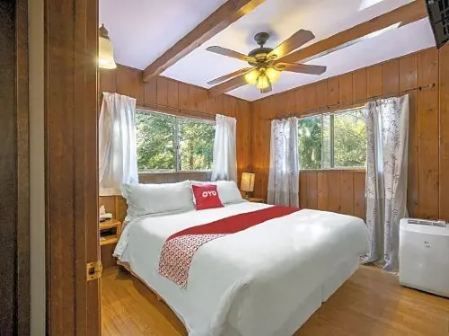 Sleepy Hollow Cabins & Hotel Hotels in Crestline