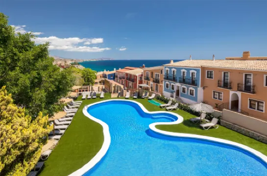 Occidental Pueblo Acantilado