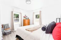 Comfort & River Views! 2-bedroom house in charming Asotin, Washington.