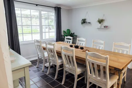 Secluded Wine Country Cottage | Mtb Amenities & Trails Nearby