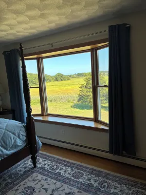 Delightful 4-Bedroom,  3 Bath House All on One Floor with in Charming Essex Hotels in Essex