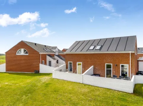 "Nils" - 2.3km from the Sea