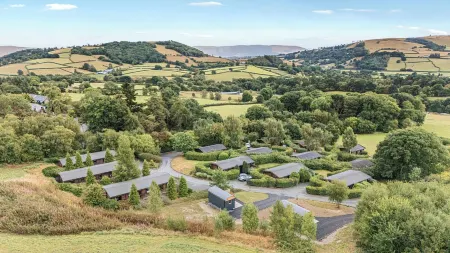 Glanyrafon Bungalow Отели в г. Абби Кумайр