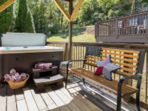 Riverview Home Near Creation Museum/Ark/Ski/Bikes/Cincinnati/Hot Tub-Sleeps 11 Hotéis em Dearborn County