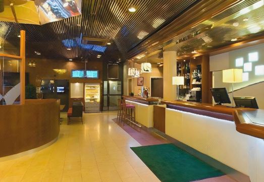 홀리데이 인 헬싱키-반타 에어포트