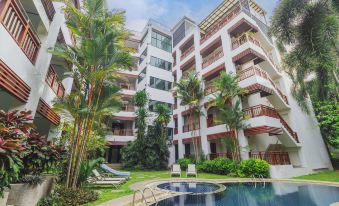 1BR with Pool &Gym Prime Location C233