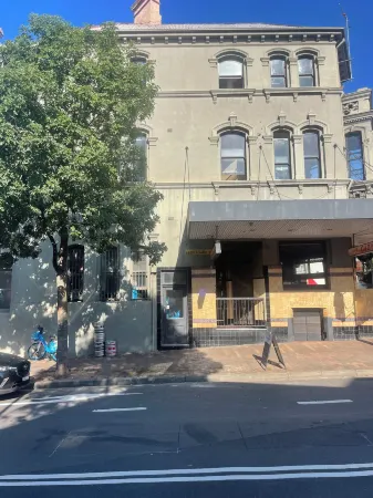 Glengarry Castle Hotel Отели рядом с достопримечательностью «PNR Lecture Theatre»