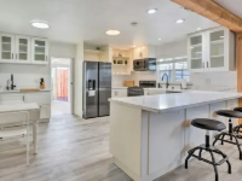 Quiet Rocklin Home 3Br w/RV Parking Hotels in Rocklin