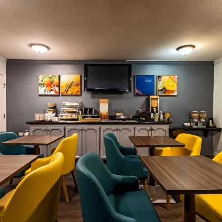 Quality Inn & Suites Tulare
