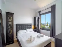 Holiday Home in Nerja with Sea Views - con vistas a la montaña