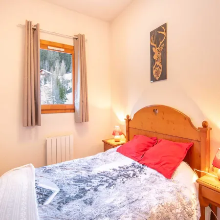Apartment in France with Ski Slope Views Отели в г. Модан