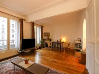 Apartment in Paris near Line 14 Metro