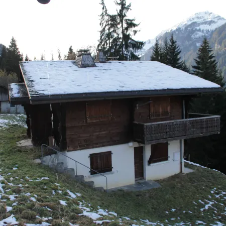 Chalet in Vonnes near Chairlifts & Shuttle