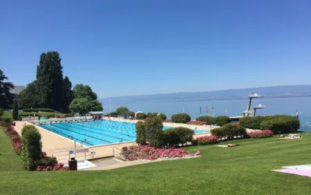 Family villa between lake and mountains Отели в г. Максийи-Сюр-Леман