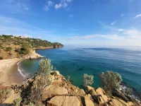 Superb renovated T2 air conditioning close to shops and beaches