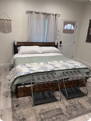 Cozy, private full Guesthouse in Bakersfield, CA Hotels near Harmony Ca