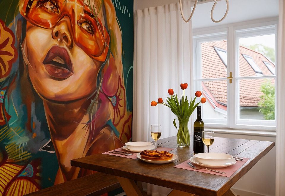 1. 카릴론 바이 베..