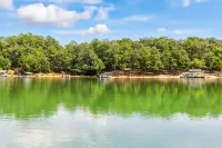 The Holiday House w/ Dock Hotel a Fair Play