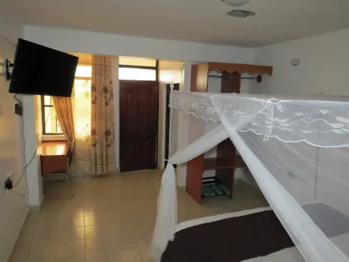 Kim's Breeze Hotel Ltd and Choma Zone