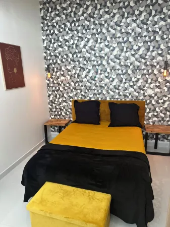 CYRUS HOTEL-HOUSE Отели рядом с достопримечательностью «Centre Remy Nainsouta»