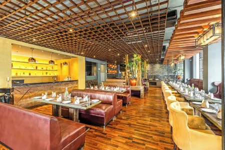 Sterling Palm Bliss Wellness Resort, Rishikesh Отели рядом с достопримечательностью «Triveni Ghat»