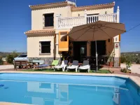 Villa in Villanueva del Trabuco with Jacuzzi Hoteles en Nororma