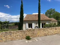 Comfortable villa with jacuzzi