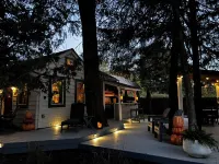 Loblolly Cottage - Enchanting Retreat set among towering pines.