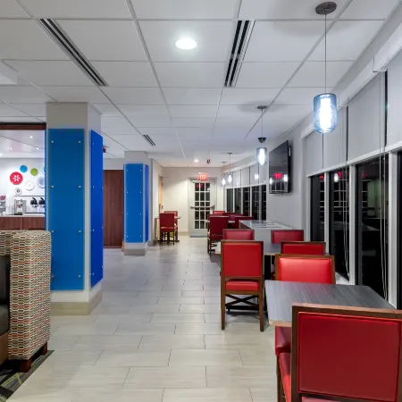 Holiday Inn Express & Suites DAPHNE-SPANISH FORT AREA by IHG