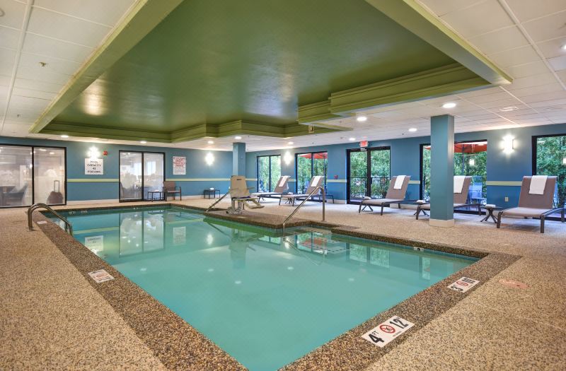 Holiday Inn Express Newport North - Middletown by IHG photo 2