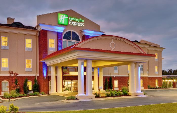 Holiday Inn Express MCCOMB by IHG