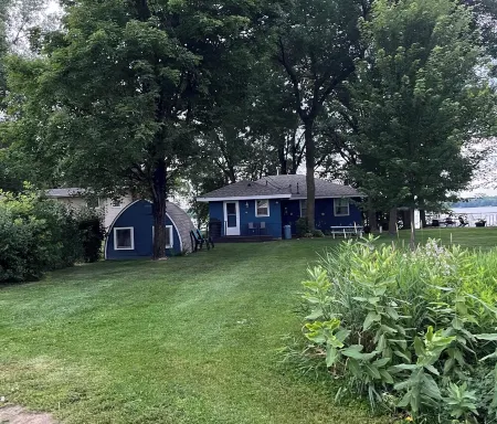 4 bed family cabin on Pokegama near Pine City