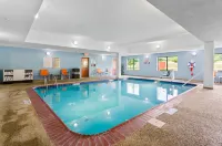 Holiday Inn Express & Suites Mount Airy by IHG - Pool