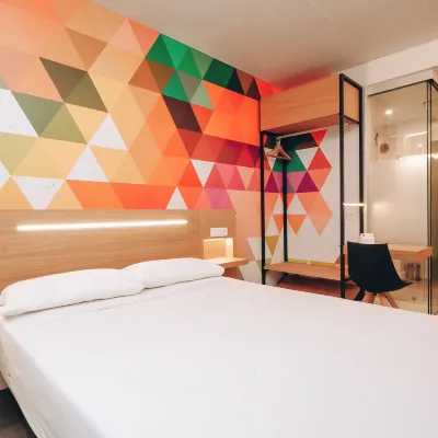 Vértice Roomspace Hotels near Villaverde