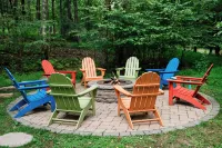 Upscale 5BR Cabin at Deep Creek - 4 King Suites + Hot Tub & Dog Friendly