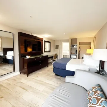 Lantern Inn & Suites - Sarasota