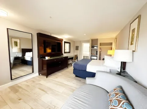 Lantern Inn & Suites - Sarasota