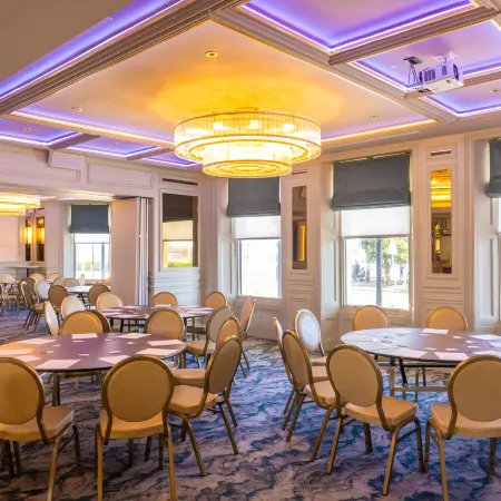 Dover Marina Hotel & Spa, Tapestry Collection by Hilton