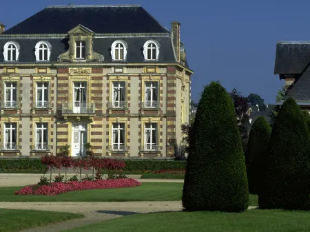 Hôtel Mercure Saint-Lô Centre Отели в г. Сен-Жан-де-Де