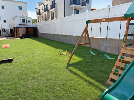 Charming Oasis with Cold Plunge and Fire Pit - Spacious Modern Retreat