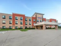 Comfort Suites Gothenburg Hotels in Dawson County