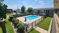 Motel 6 Conroe, TX - Pools
