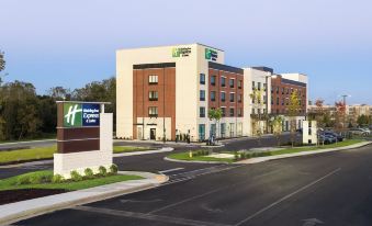 Holiday Inn Express & Suites Murfreesboro West by IHG