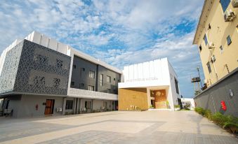 GREYFIELD HOTEL AND APARTMENTS