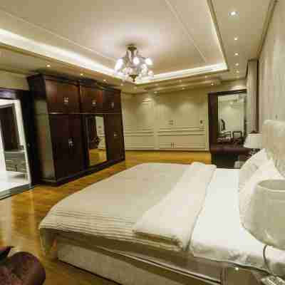 Alsawah Elite 5Br Retreat with Private Pool in Green Heights Rooms