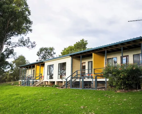 Bumblebrook Farm Motel Hotels in Bega