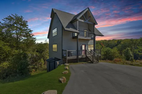 Smoky Blue Haven 3 Bedroom Cabin