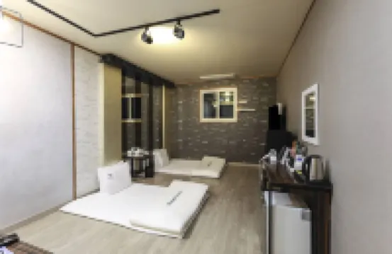Yeongcheon CL Hotel